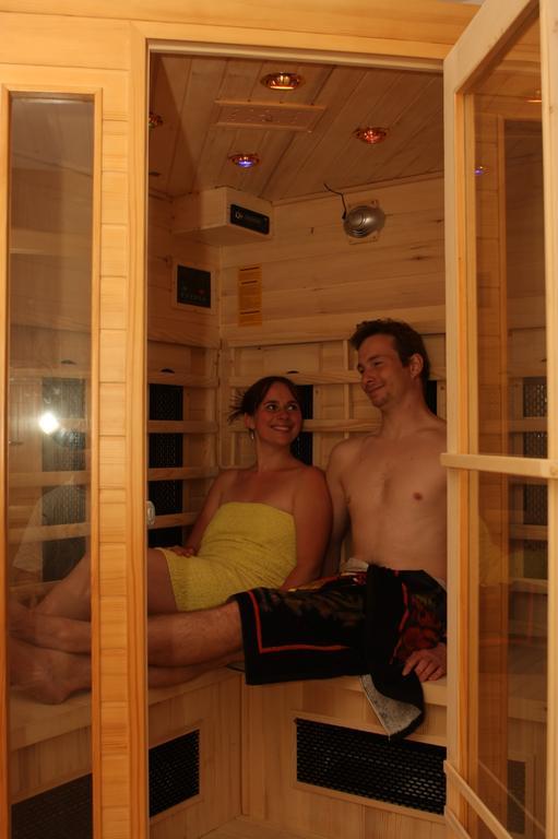 Camping Oase Praha Hotel Zlatniky  ภายนอก รูปภาพ