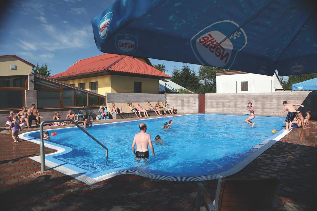 Camping Oase Praha Hotel Zlatniky  ภายนอก รูปภาพ
