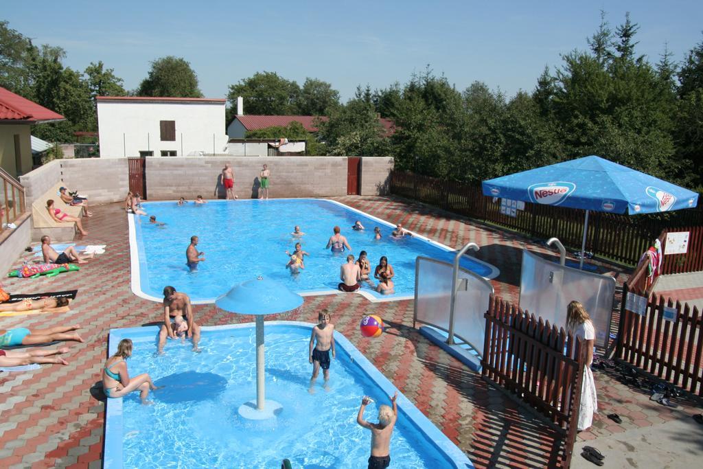 Camping Oase Praha Hotel Zlatniky  ภายนอก รูปภาพ